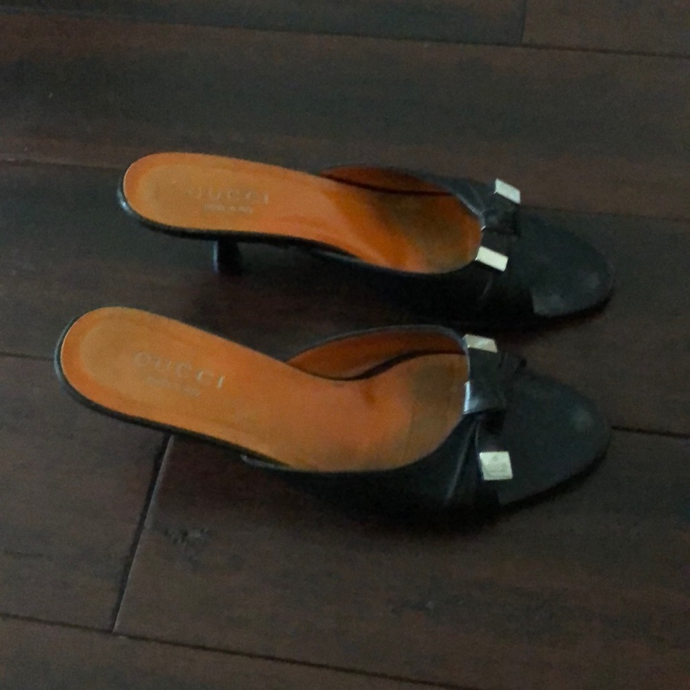 Gucci leather slide